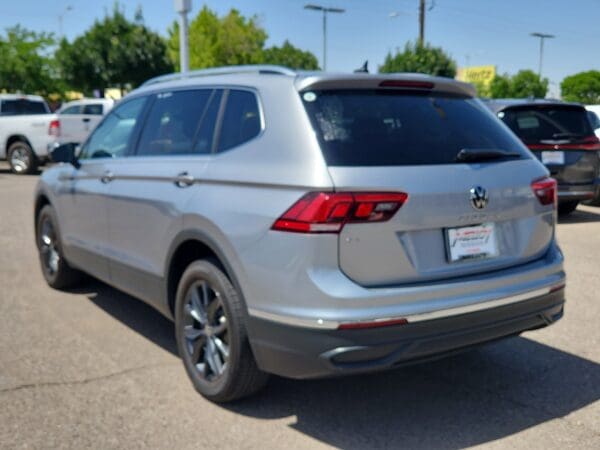 2024 Volkswagen Tiguan - Image 3