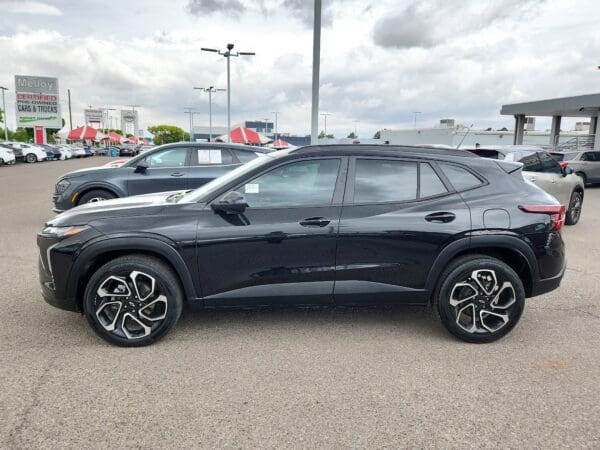 2024 Chevrolet Trax - Image 2