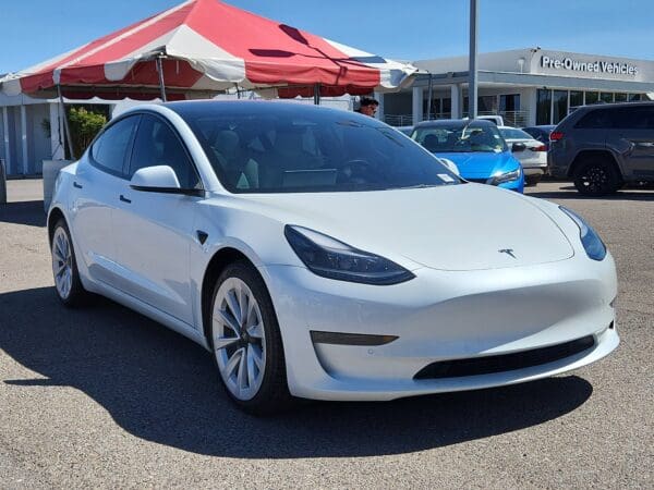 2022 Tesla Model 3 - Image 4