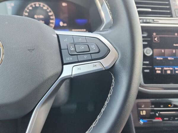 2024 Volkswagen Tiguan - Image 7