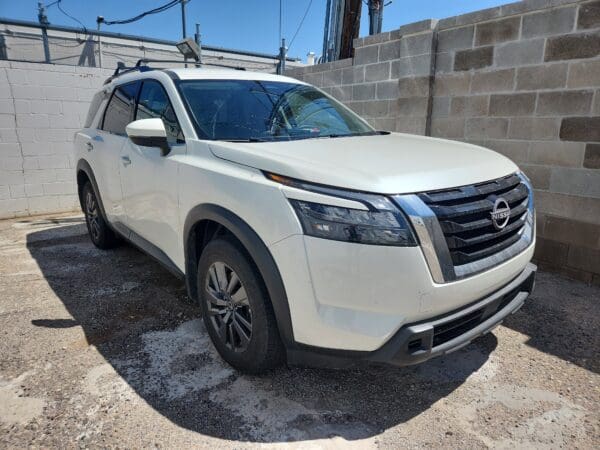 2023 Nissan Pathfinder - Image 3