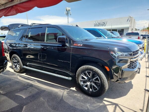 2022 Chevrolet Suburban - Image 3
