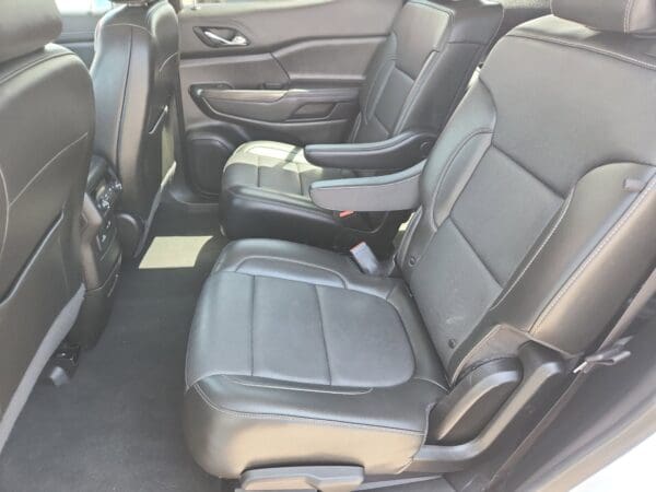 2023 GMC Acadia - Image 16