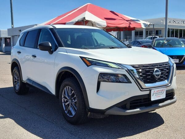 2023 Nissan Rogue - Image 4