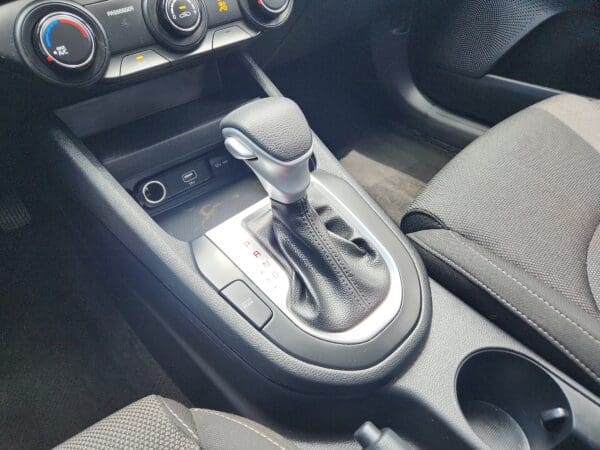 2022 Kia Forte - Image 10