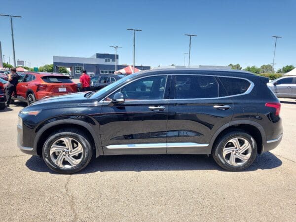 2023 Hyundai Santa Fe - Image 2