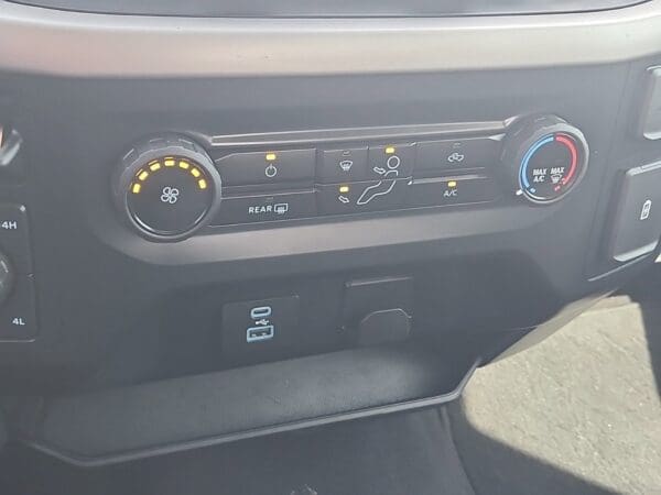 2023 Ford F-150 - Image 12