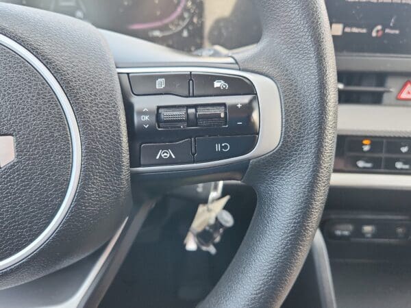 2023 Kia Sportage - Image 7