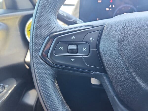 2025 Chevrolet Trax - Image 6