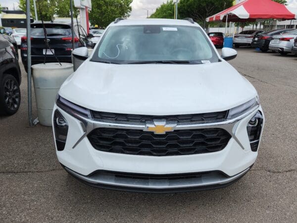 2025 Chevrolet Trax - Image 2