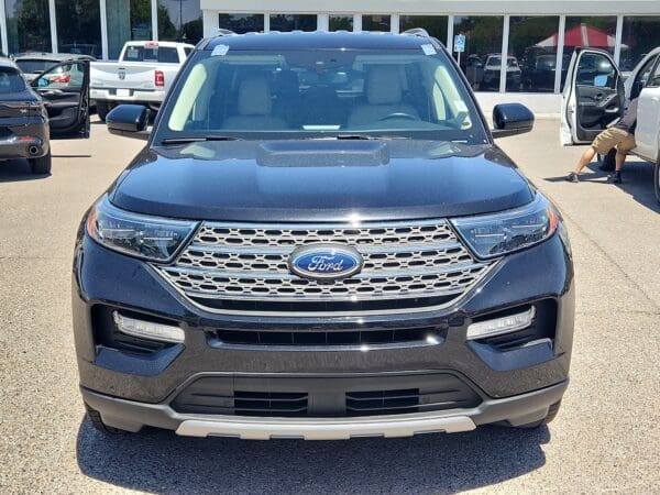 2023 Ford Explorer - Image 5