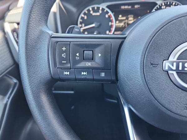2023 Nissan Rogue - Image 6