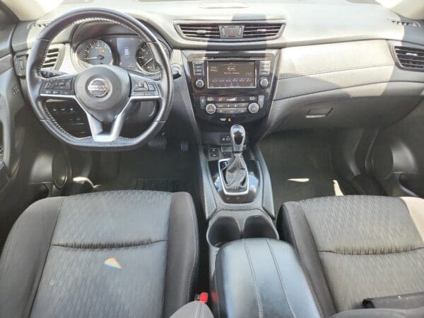 2020 Nissan Rogue - Image 18