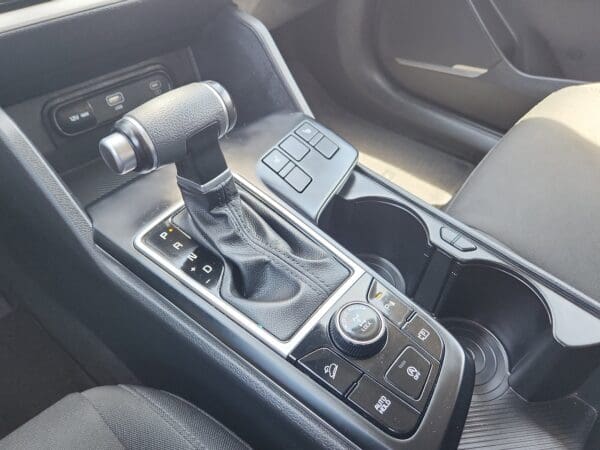 2023 Kia Sportage - Image 10