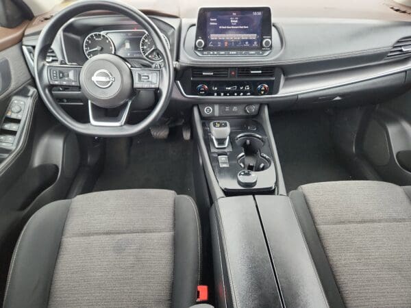 2023 Nissan Rogue - Image 17