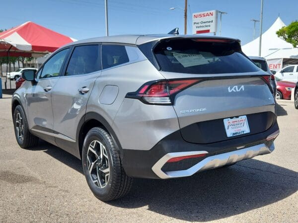 2023 Kia Sportage - Image 3