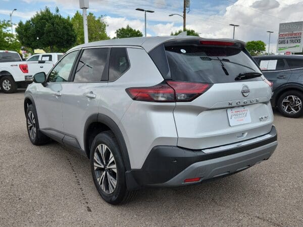 2023 Nissan Rogue - Image 3