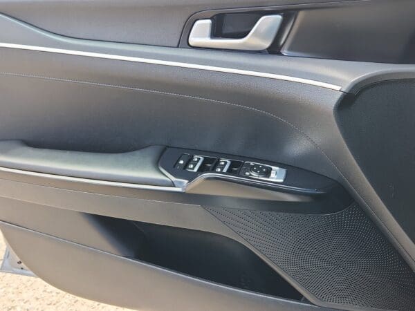 2022 Kia K5 - Image 14