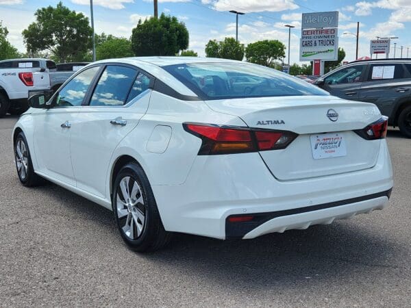 2024 Nissan Altima - Image 3