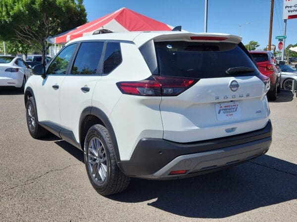 2023 Nissan Rogue - Image 3
