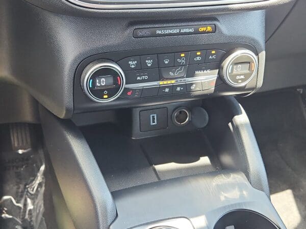 2020 Ford Escape - Image 13