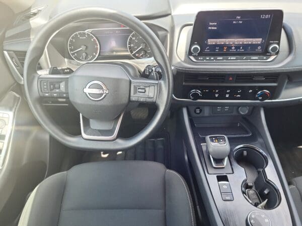 2025 Nissan Rogue - Image 9