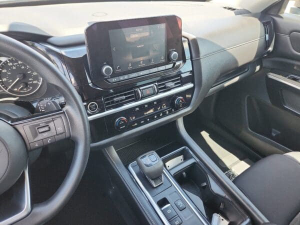 2022 Nissan Pathfinder - Image 9