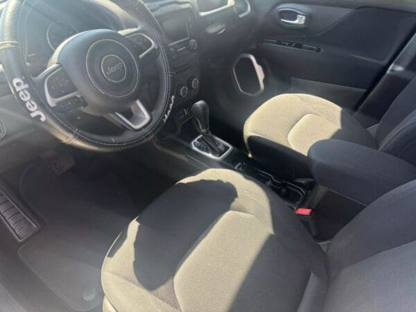 2020 Jeep Renegade - Image 5