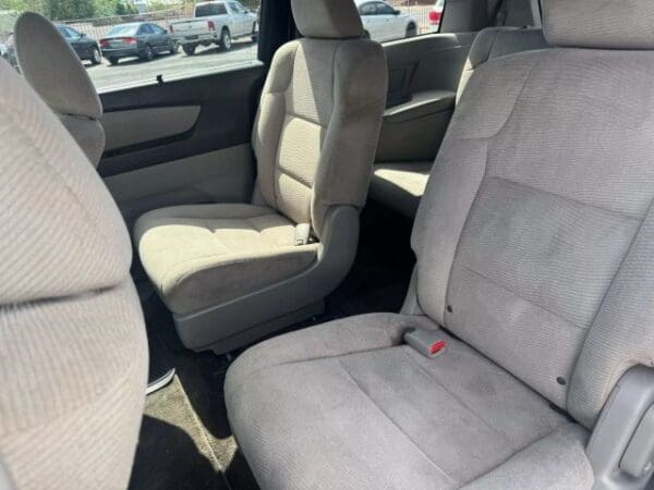 2011 Honda Odyssey - Image 6