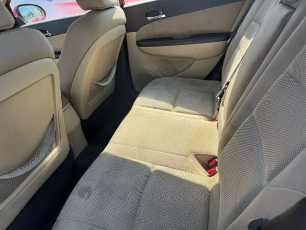 2009 Hyundai Elantra - Image 5