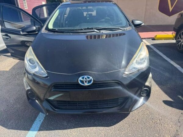 2015 Toyota Prius c - Image 2