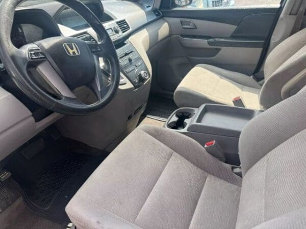 2011 Honda Odyssey - Image 5