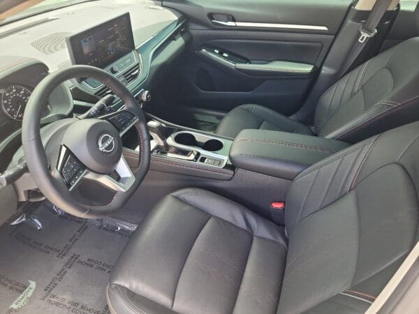 2025 Nissan Altima - Image 7