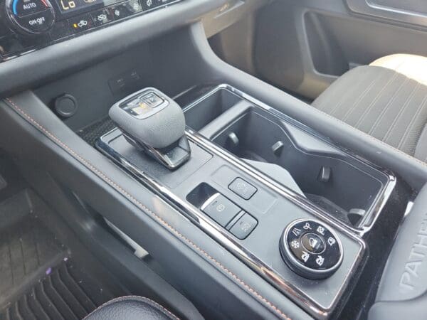 2025 Nissan Pathfinder - Image 10