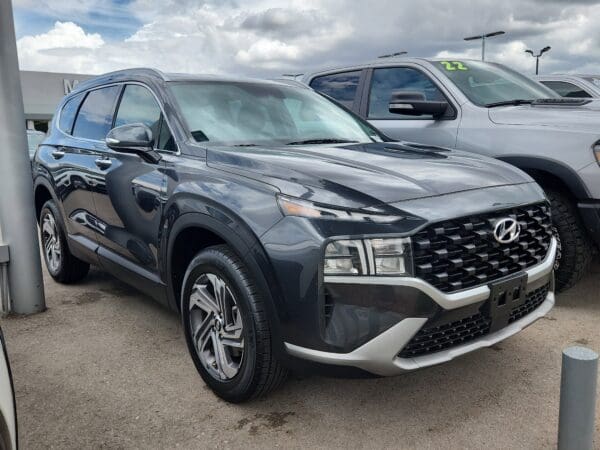 2023 Hyundai Santa Fe - Image 3