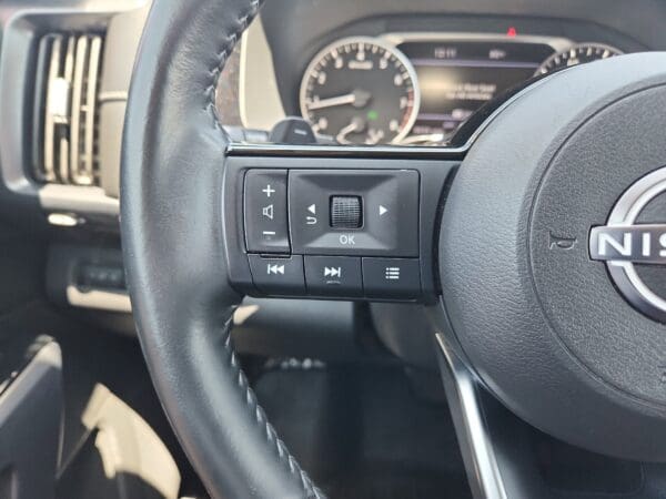 2023 Nissan Pathfinder - Image 6