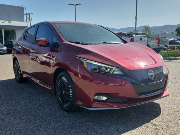 2023 Nissan LEAF - Image 4