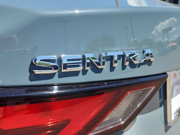 2025 Nissan Sentra - Image 19