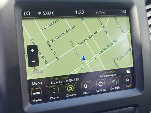 2023 Jeep Cherokee - Image 25
