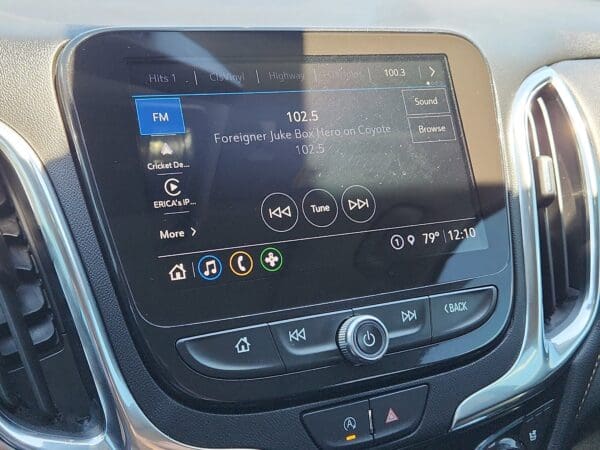 2022 Chevrolet Equinox - Image 11
