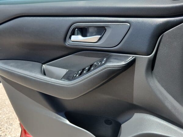 2025 Nissan Rogue - Image 14