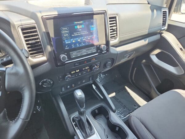 2024 Nissan Frontier - Image 9