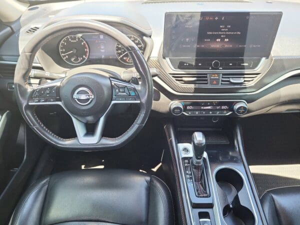 2023 Nissan Altima - Image 9