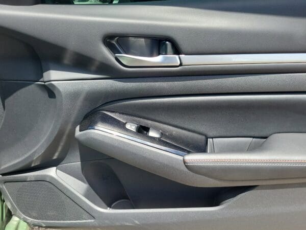 2025 Nissan Altima - Image 15