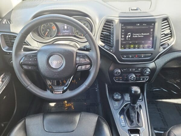 2023 Jeep Cherokee - Image 9