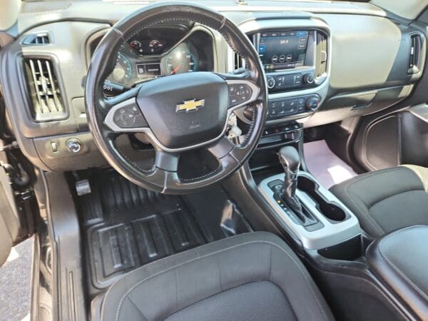 2022 Chevrolet Colorado - Image 17