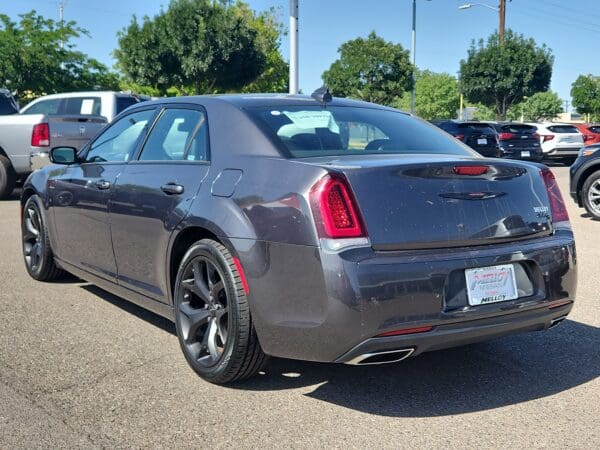 2022 Chrysler 300 - Image 3