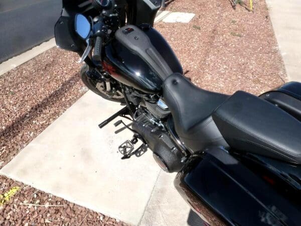 2025 Harley-Davidson FXLRST - Image 10