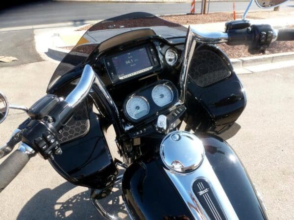 2017 Harley-Davidson FLTRXS - Image 10