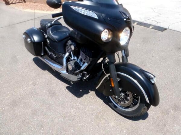 2017 Indian Chieftain Dark Horse - Image 2
